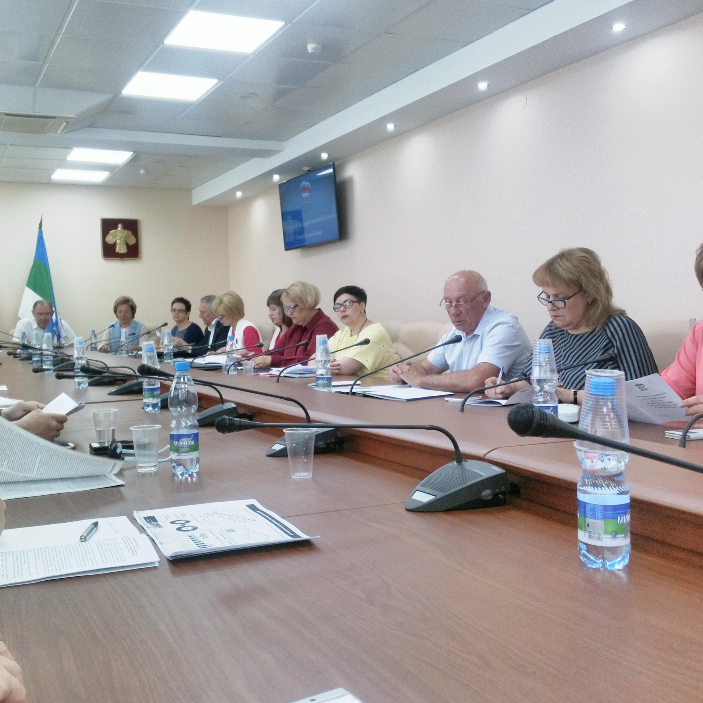 Депутаты и профсоюзные лидеры в Коми обсудили пенсионную реформу