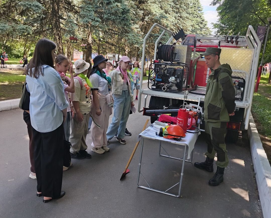 В Брянской области члены Рослеспрофсоюза провели для детей урок безопасности в рамках акции «Останови огонь» В Брянской области члены Рослеспрофсоюза провели для детей урок безопасности в рамках акции «Останови огонь»
