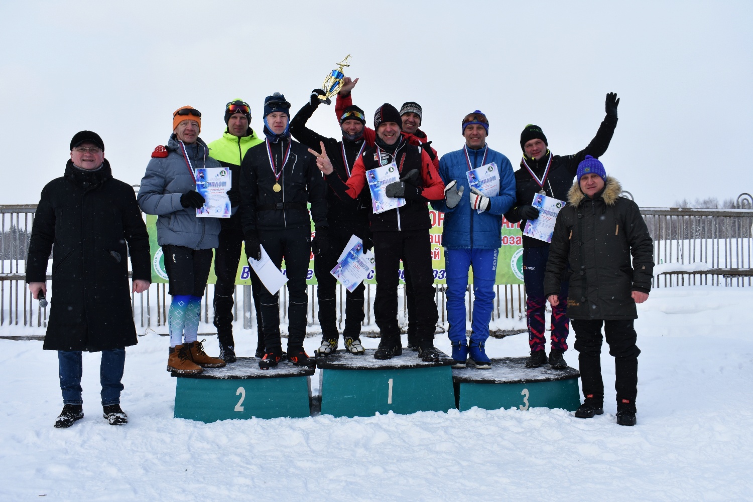 Лесной профсоюз Коми объединил лыжников из 14 команд на ежегодных соревнованиях