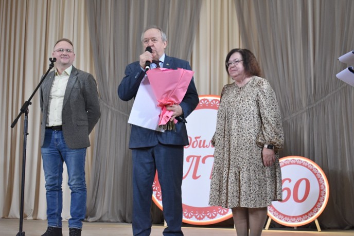 Сыктывкарский лесопромышленный техникум отметил 60-летний юбилей Сыктывкарский лесопромышленный техникум отметил 60-летний юбилей